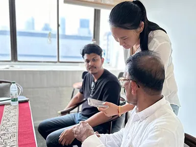 Indian client visit for glass gallon jars