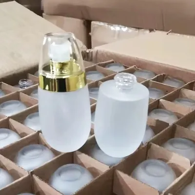 Egg-shaped glass foundation bottles (30ml)