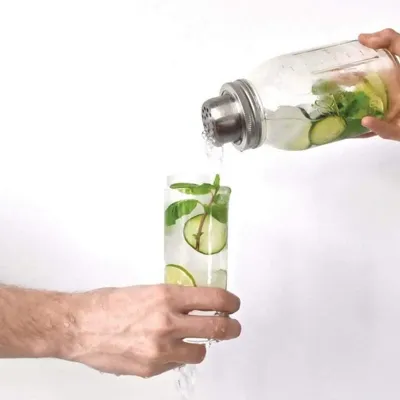 Stainless steel shaker lids with silicone seals for Mason jars